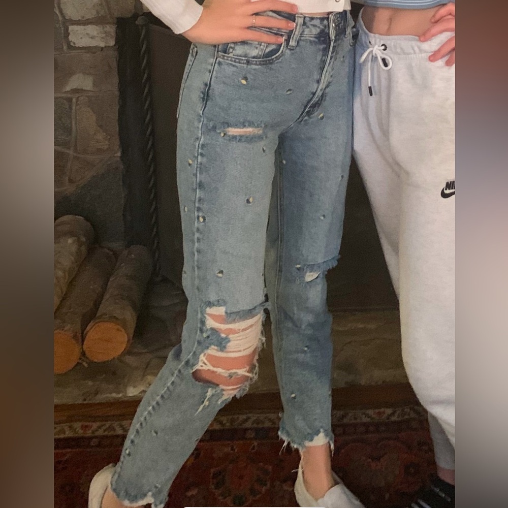 Tinseltown 90s Embroidered Lemon Mom Jeans with rips